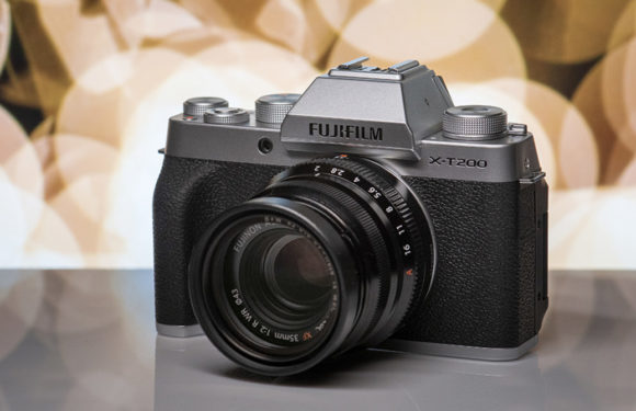Обзор фотоаппарата Fujifilm X-T200