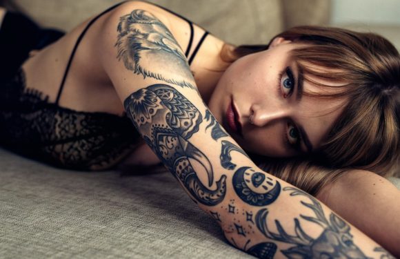 Фото красивых девушек с татуировками: большая подборка