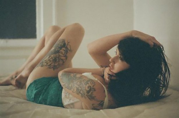 Сексуальные девушки с красивыми татуировками (23 фото) 3