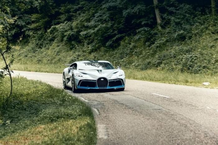 Bugatti тестируют новую модель за 5 миллионов евро перед отгрузкой (126
