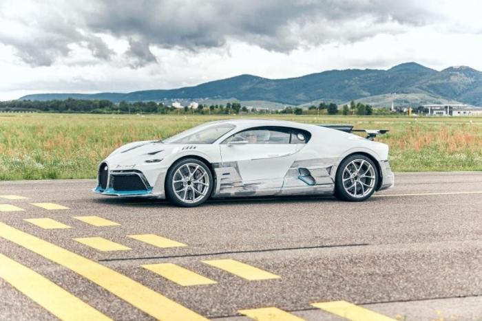 Bugatti тестируют новую модель за 5 миллионов евро перед отгрузкой (123