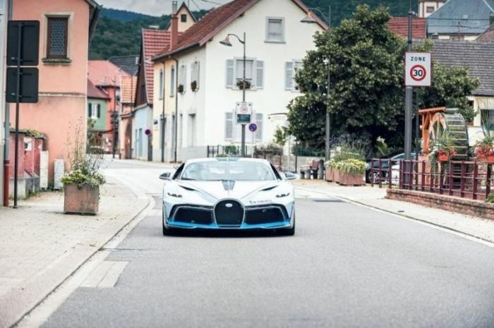 Bugatti тестируют новую модель за 5 миллионов евро перед отгрузкой (127