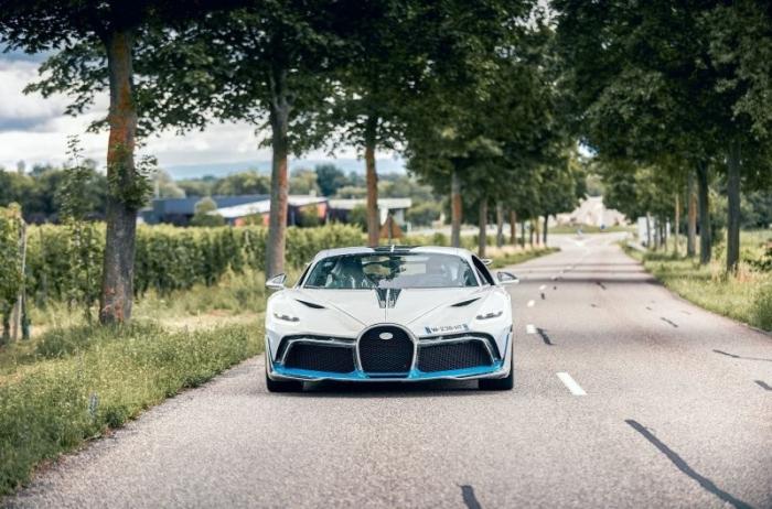 Bugatti тестируют новую модель за 5 миллионов евро перед отгрузкой (125