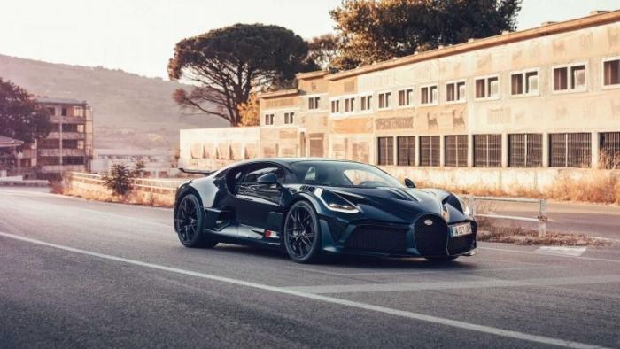Историческое воссоединение: Bugatti Divo встретил старшего брата Type5