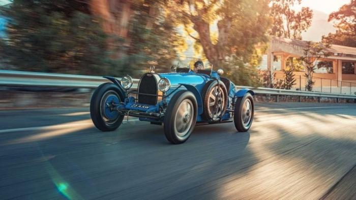 Историческое воссоединение: Bugatti Divo встретил старшего брата Type16