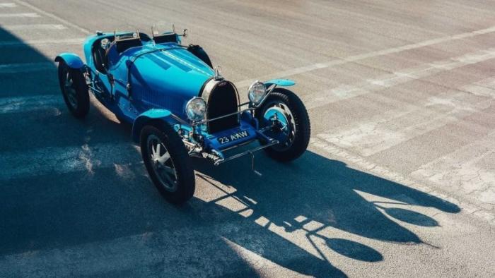 Историческое воссоединение: Bugatti Divo встретил старшего брата Type9
