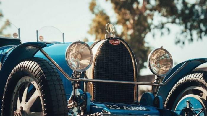 Историческое воссоединение: Bugatti Divo встретил старшего брата Type10