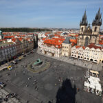 Госпожа Прага: 6-лучших достопримечательностей, которые должен увидеть каждый 9 девушки в красных чулках