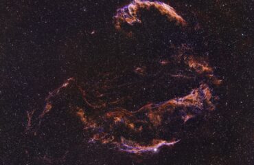 Остаток сверхновой в созвездии Лебедя (Вуаль)