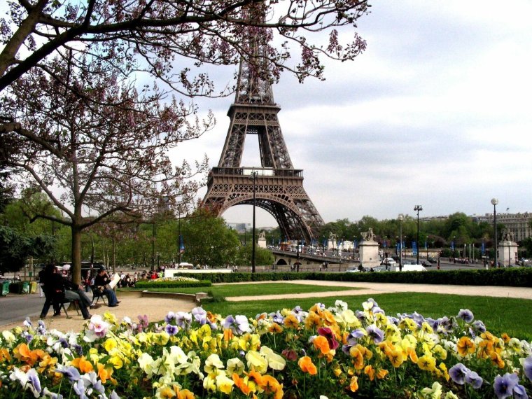 Весна в Париже или фото Эйфелевой башни с разных ракурсов 3