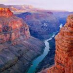 Гранд-каньон: фото Национального парка в США 2 девушки в чулках