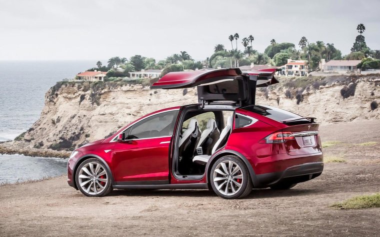 Качественные фото Tesla Model X 10