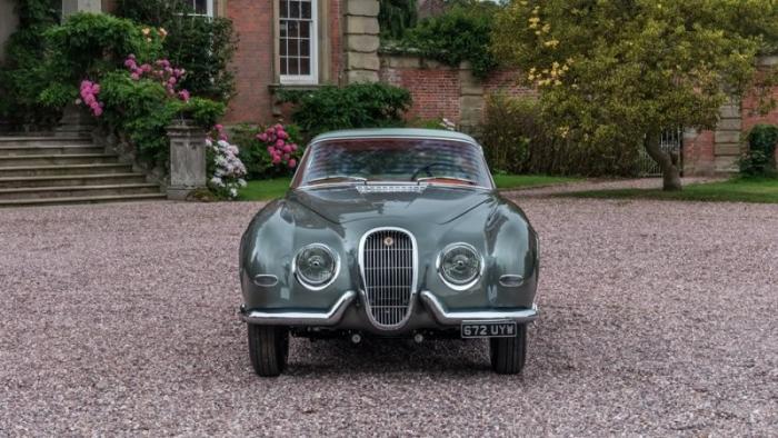 Jaguar 1954 года, найденный в поле, могут продать за 1 млн долларов (Фото) 8