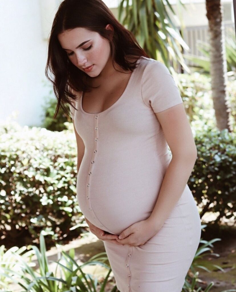 Беременные девушки: фото красоток в положении 21