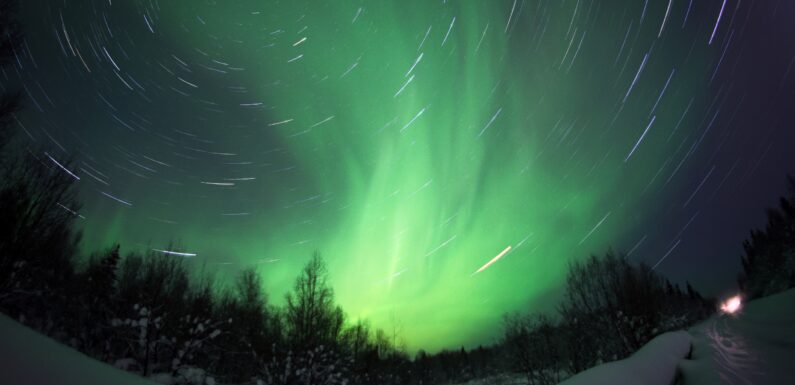 Сияние и астротреки в ночь с 4 на 5 февраля 2022 года (Фото)