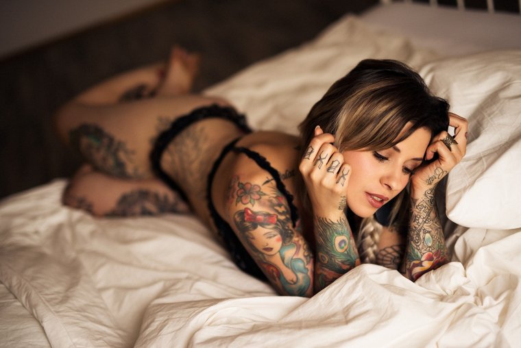 Шикарные девушки с татуировками в нижнем белье (33 Фото) 29