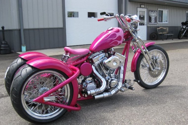 Розовые мотоциклы: гламурней некуда (38 ФОТО) 27 Розовые мотоциклы