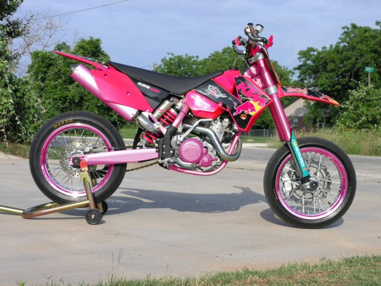 Розовые мотоциклы: гламурней некуда (38 ФОТО) 38 Розовые мотоциклы