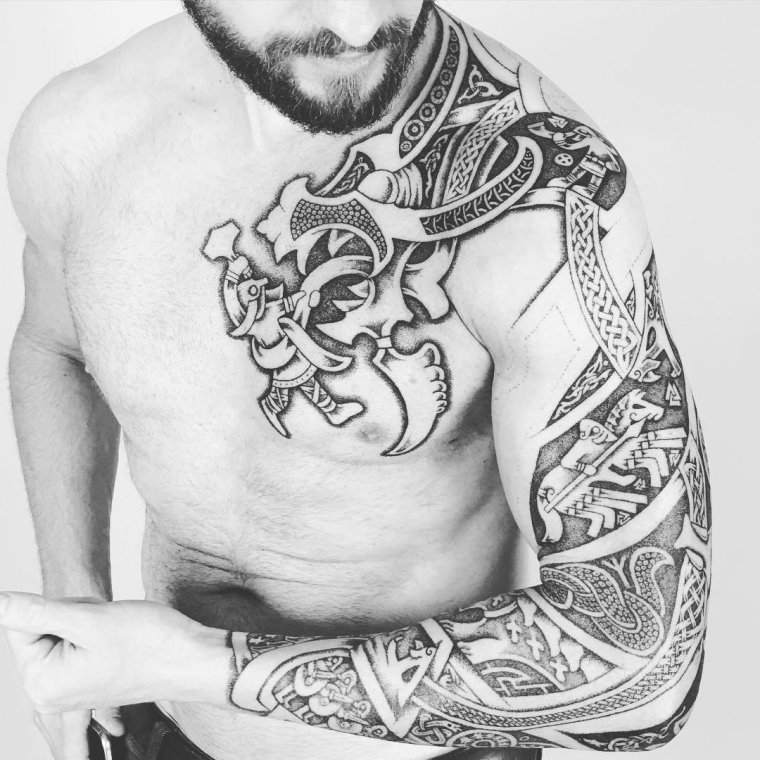 Эскизы скандинавских татуировок для мужчин (50 фото)44