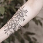 🖤 Татуировки для девушек - цветы на руке: подборка (45 фото) 28 пышечки