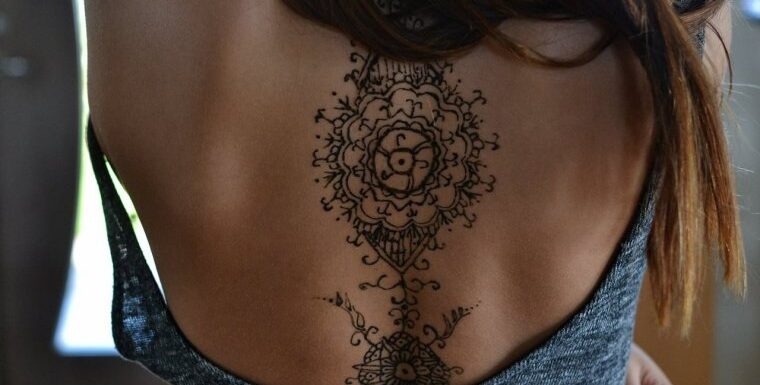 🖤 Татуировки для девушек на спине: большая подборка (60 фото)