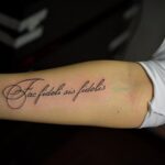 🖤 Татуировки надписями на руке: просто и со вкусом (45 фото) 28 Вероника Раек