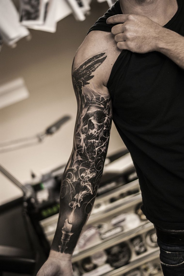 Татуировки для мужчин на руке (54 фото)45