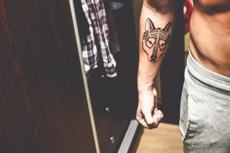 Татуировки для мужчин на руке (54 фото)12