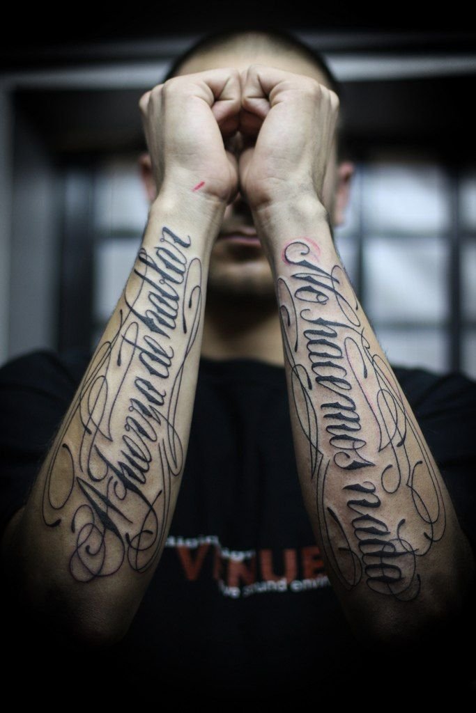 Татуировки для мужчин на руке (54 фото)42