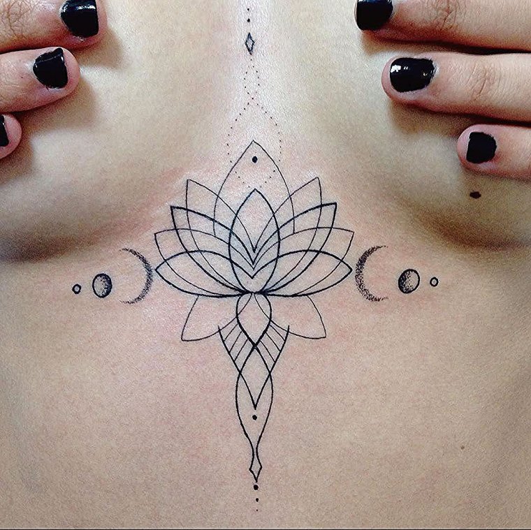 Эскизы тату между грудиной у девушек (49 фото)37