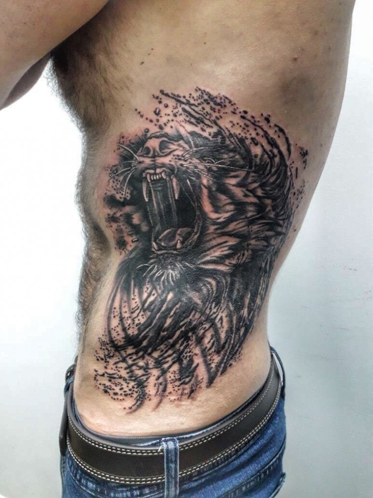 Мужские тату на ребрах (28 фото)24