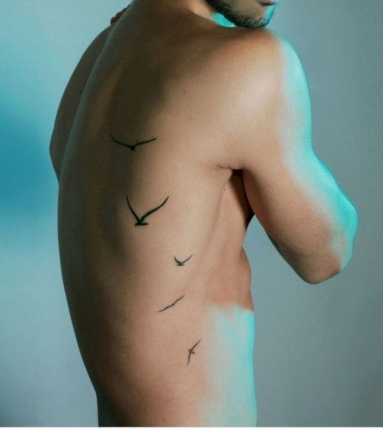 Мужские тату на ребрах (28 фото)27