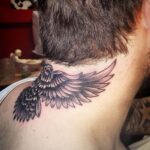 🖤 Мужские татуировки: крылья на шее (27 фото) 12