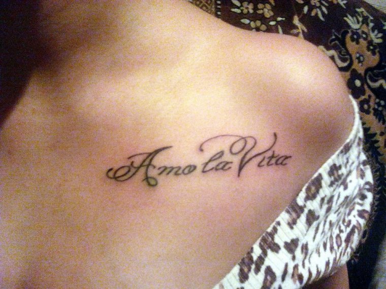 Надпись на ключице тату (29 фото)22