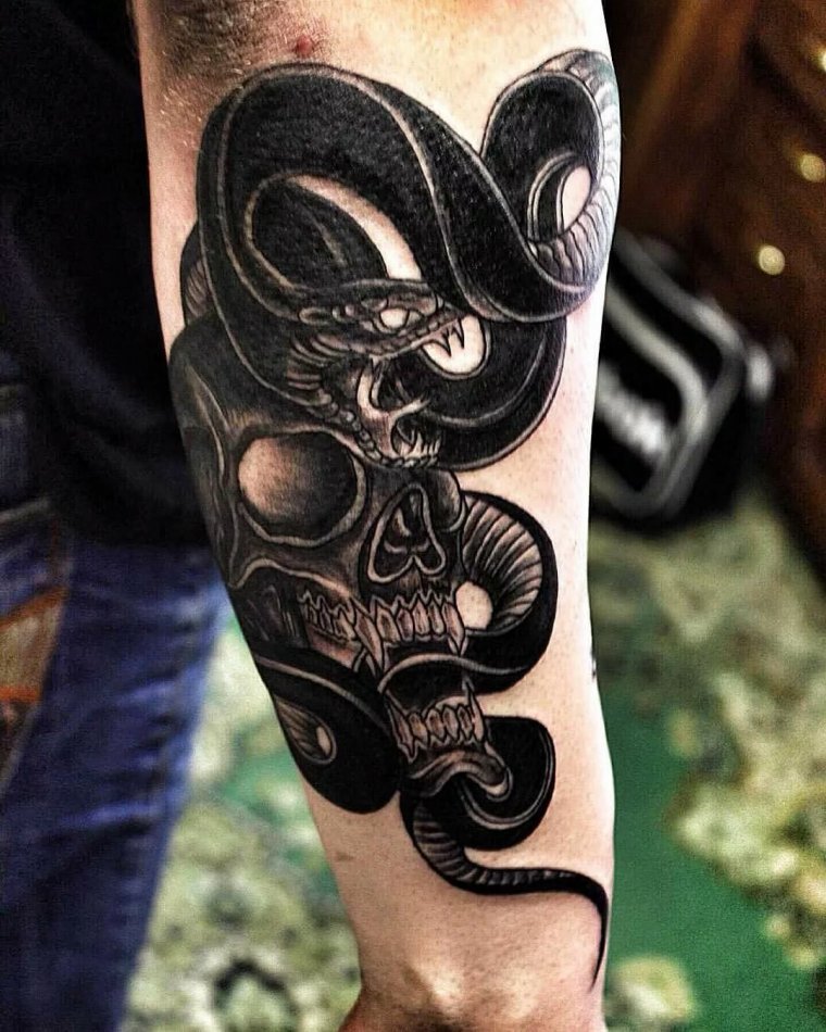 Тату для мужчин на предплечье (44 фото)16