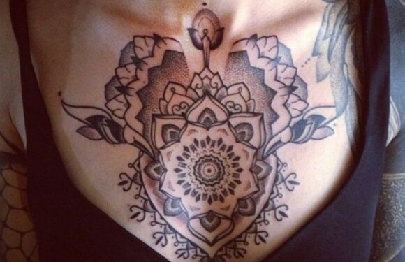 🖤 Тату на груди для девушек: подборка (43 фото)