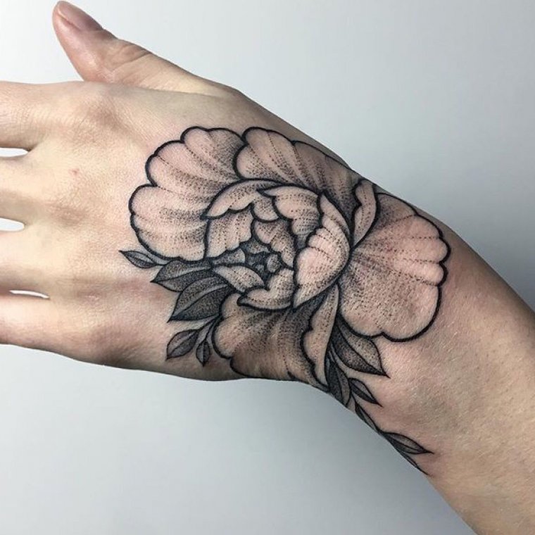 Тату на кисти руки для девушек (38 фото)18