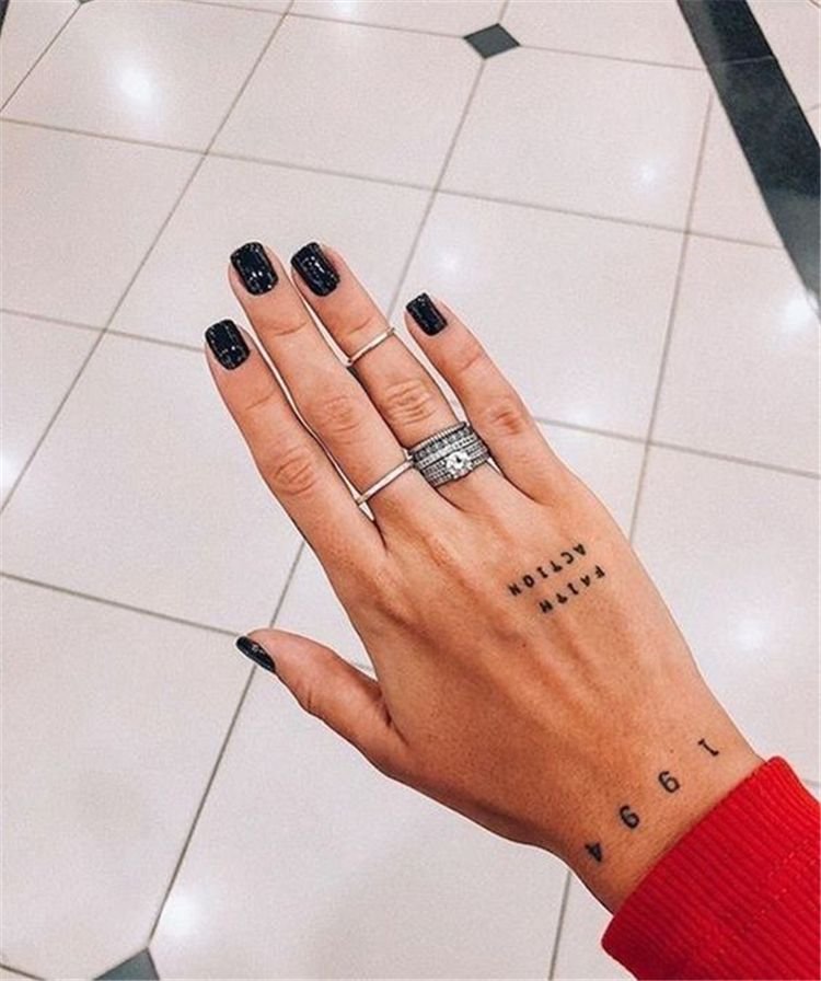 Тату на кисти руки для девушек (38 фото)26