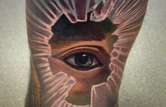 🖤 Оригинальные татуировки: разбитое стекло (30 фото)