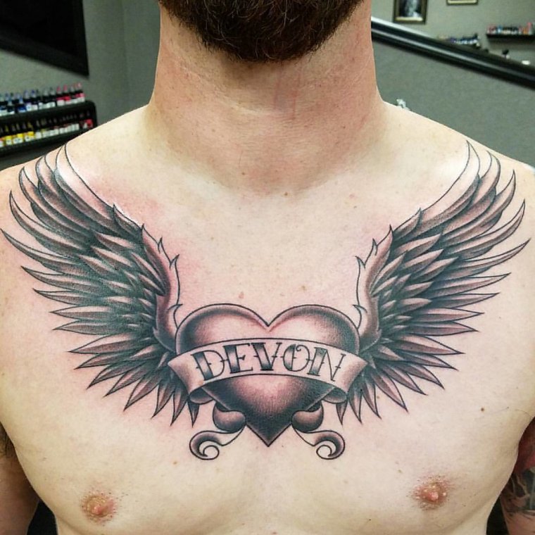 Татуировка крылья на груди (50 фото)18