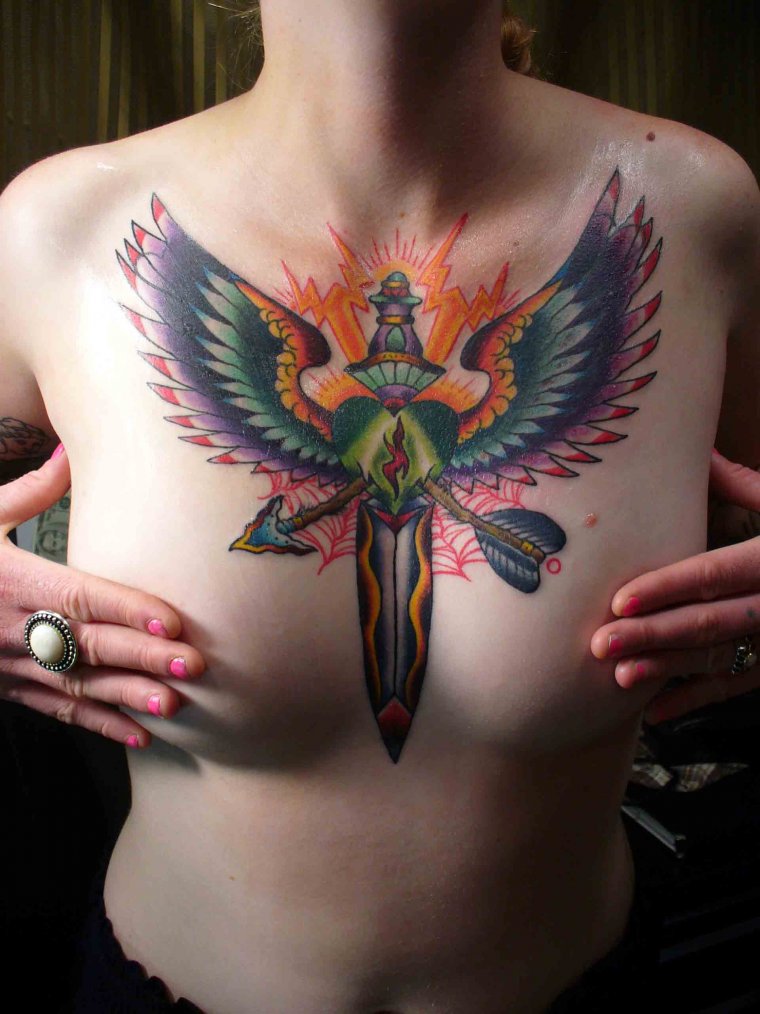 Татуировка крылья на груди (50 фото)28