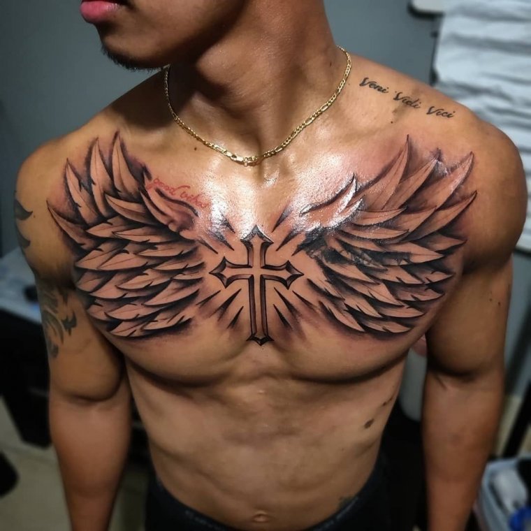 Татуировка крылья на груди (50 фото)8
