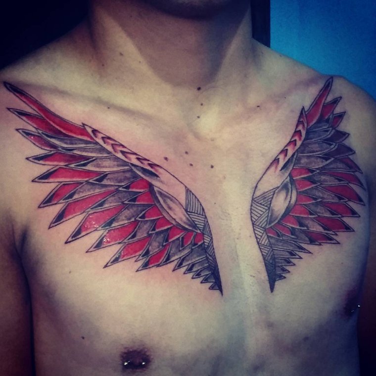 Татуировка крылья на груди (50 фото)9