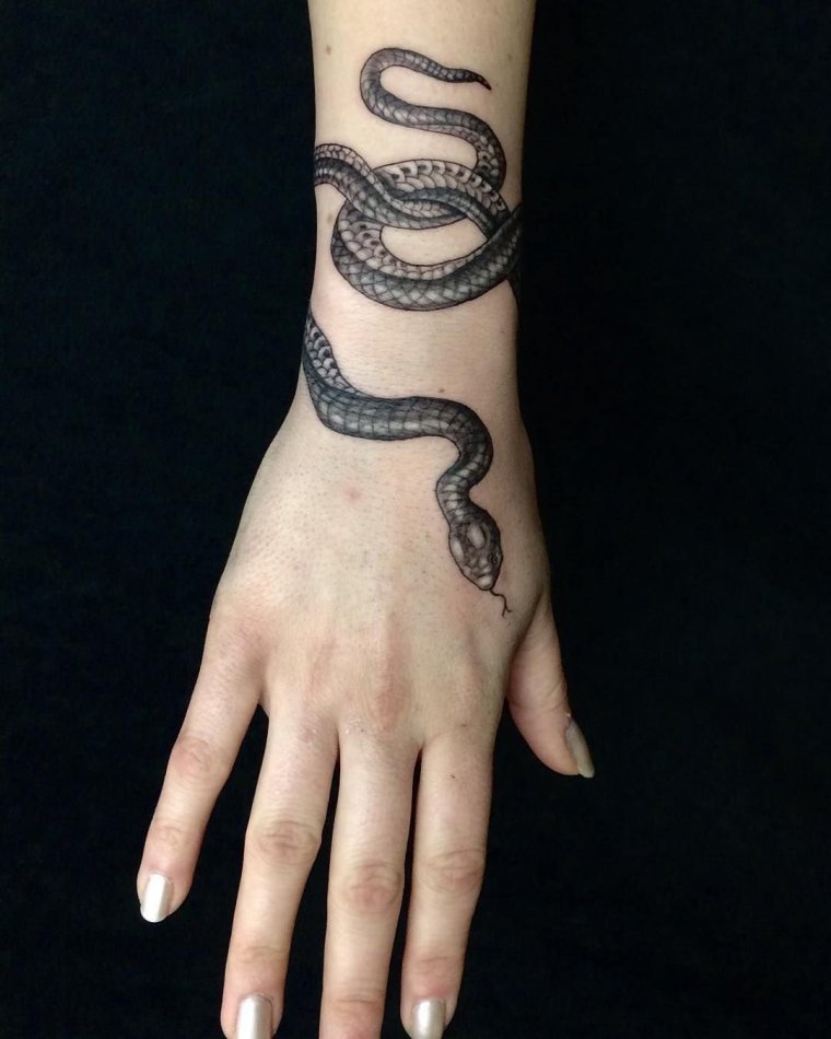 Татуировка змея вокруг руки (48 фото)42