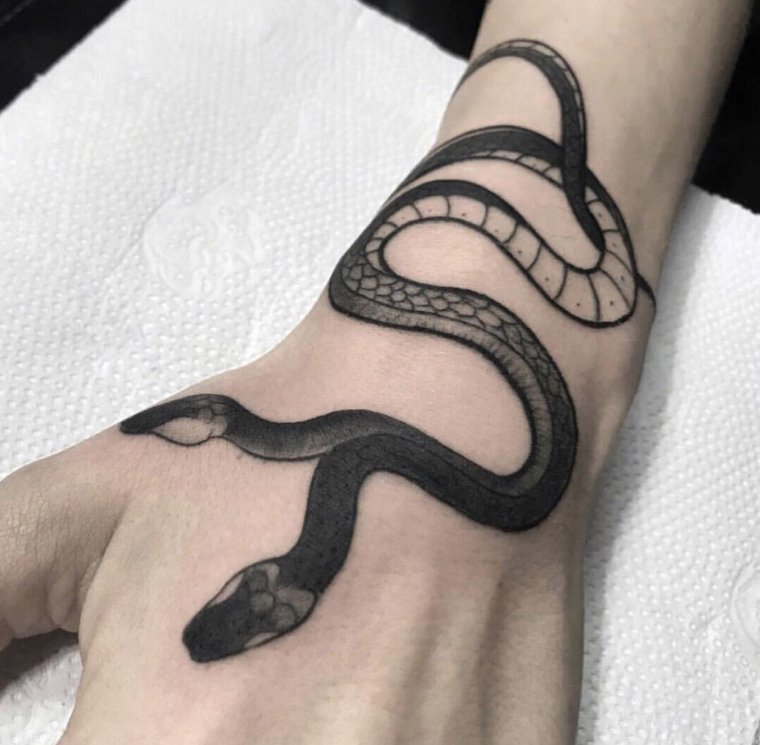 Татуировка змея вокруг руки (48 фото)26