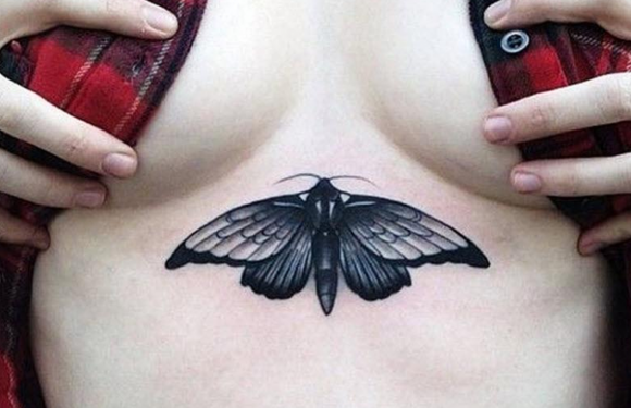 🖤 Тату под грудью: женские — для смелых девушек (43 фото)