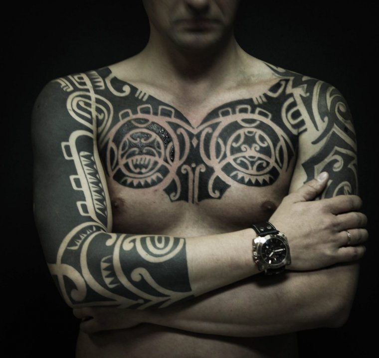 Татуировки для мужчин на плече (39 фото)3