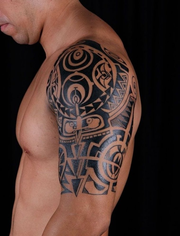 Татуировки для мужчин на плече (39 фото)19