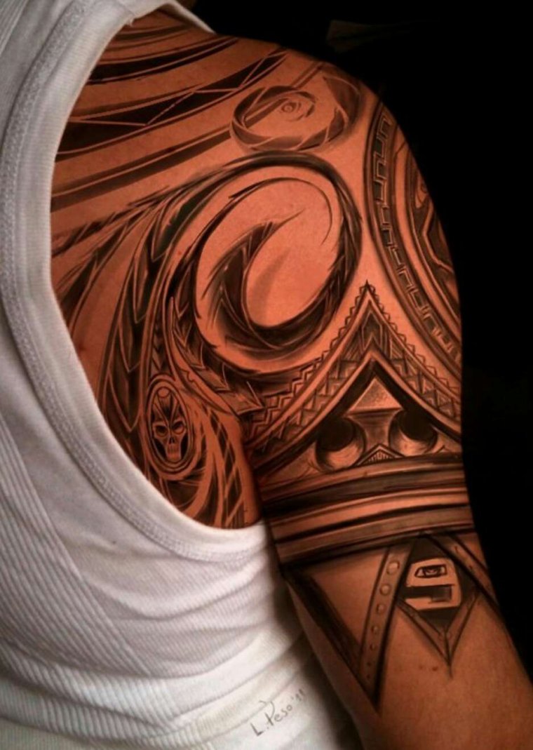 Татуировки для мужчин на плече (39 фото)4