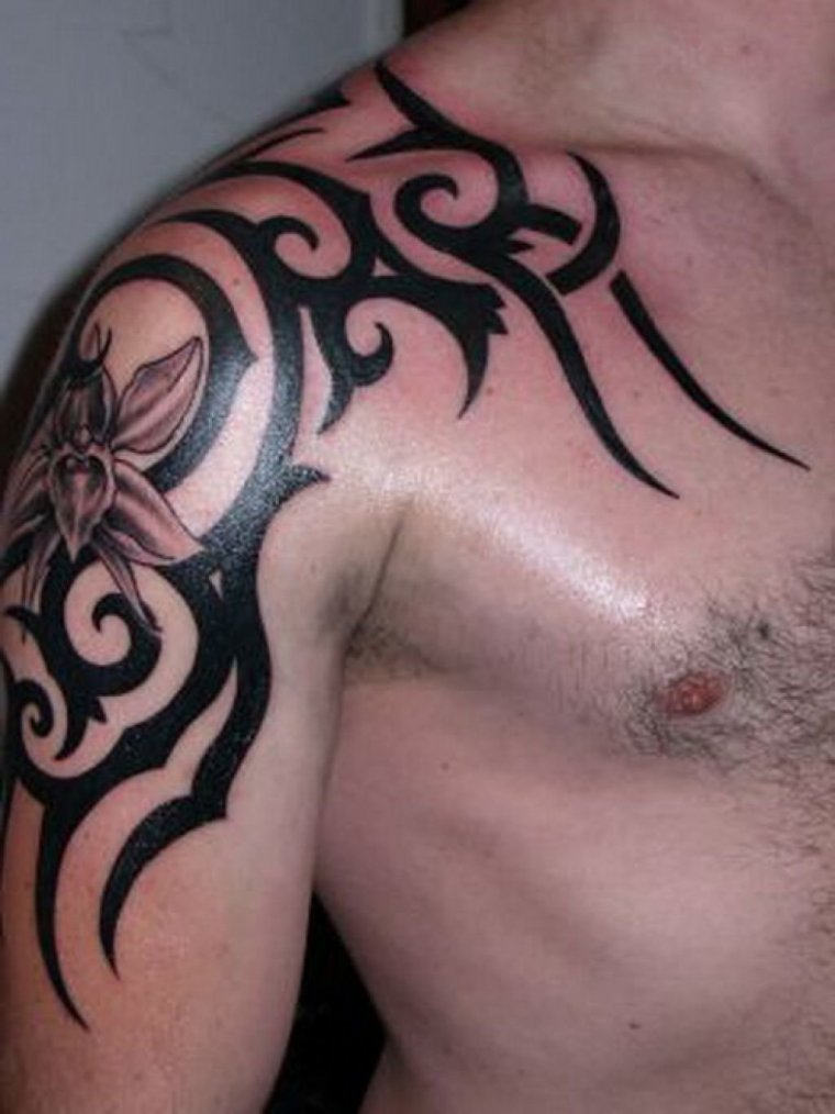 Татуировки для мужчин на плече (39 фото)15
